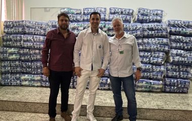 Farmácia Indiana doa mais de 10 mil fraldas geriátricas para Ascomcer
